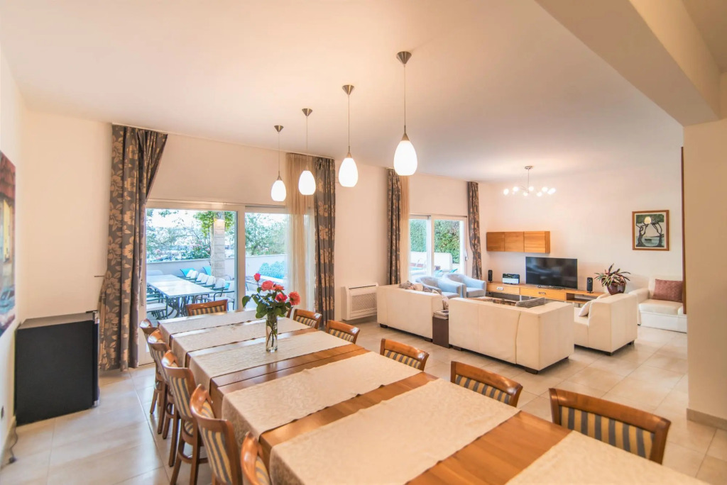 Mirca in Supetar With 7 Bedrooms and 6 Bathrooms