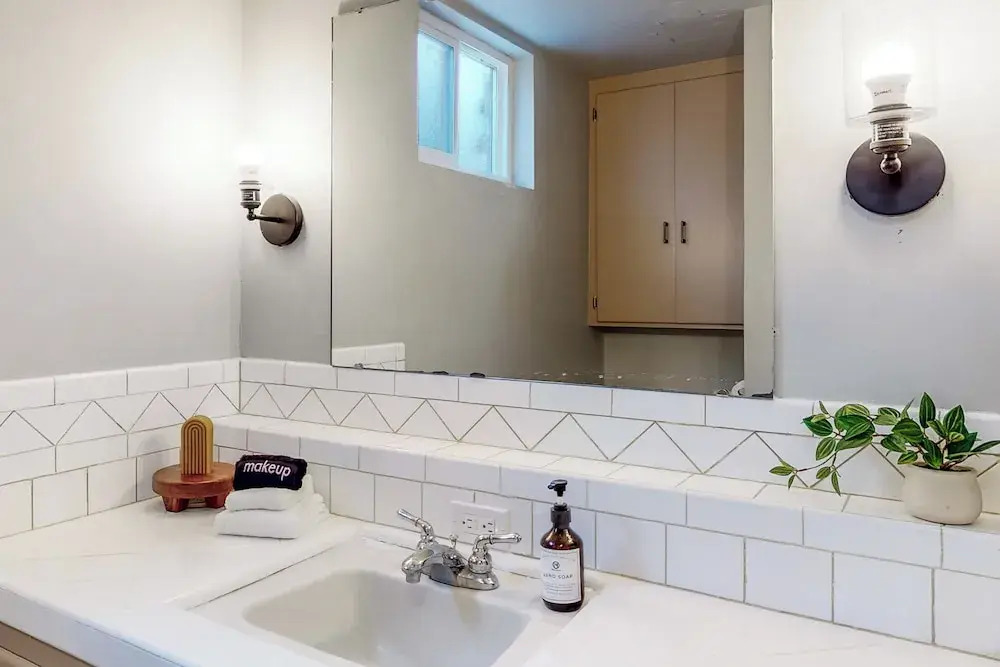 2BR Dog-friendly Duplex Close to Boise w/ W & D