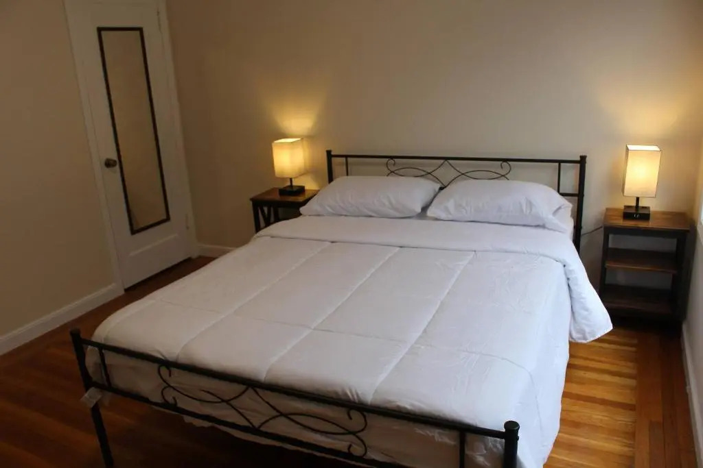 3 BD 2 Bath House, Walkable To Bart, Free Parking, Views