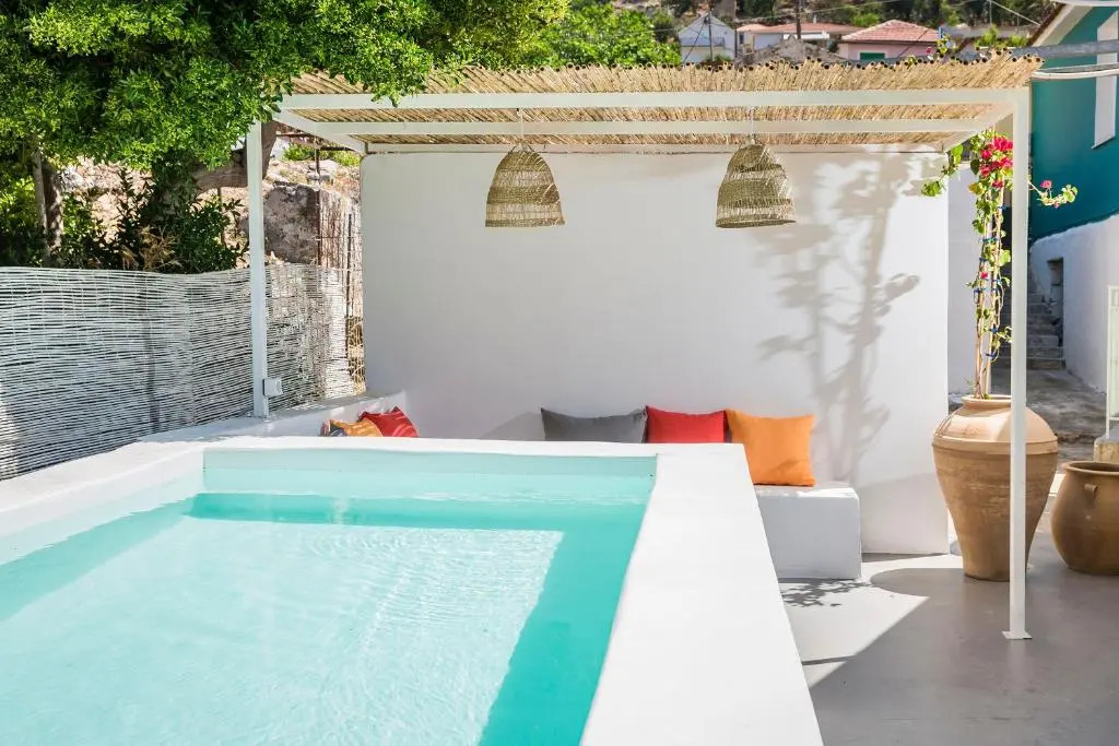 Bohemian Nest - Cheerful 2-Bedroom Villa with pool