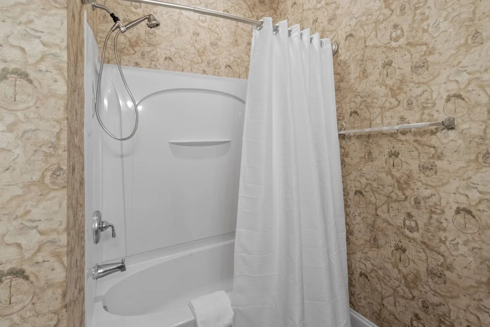 Havens #724 2 Bedroom Condo by RedAwning