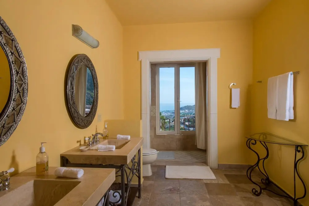 Ocean View 4BR Villa Steps From Cabo: Villa Haydee