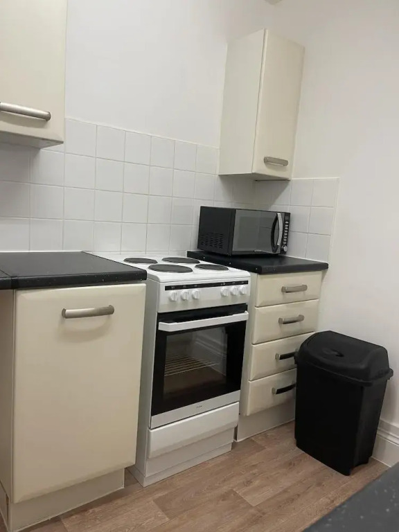 Family Friendly One Bedroom Apartment w King Bed