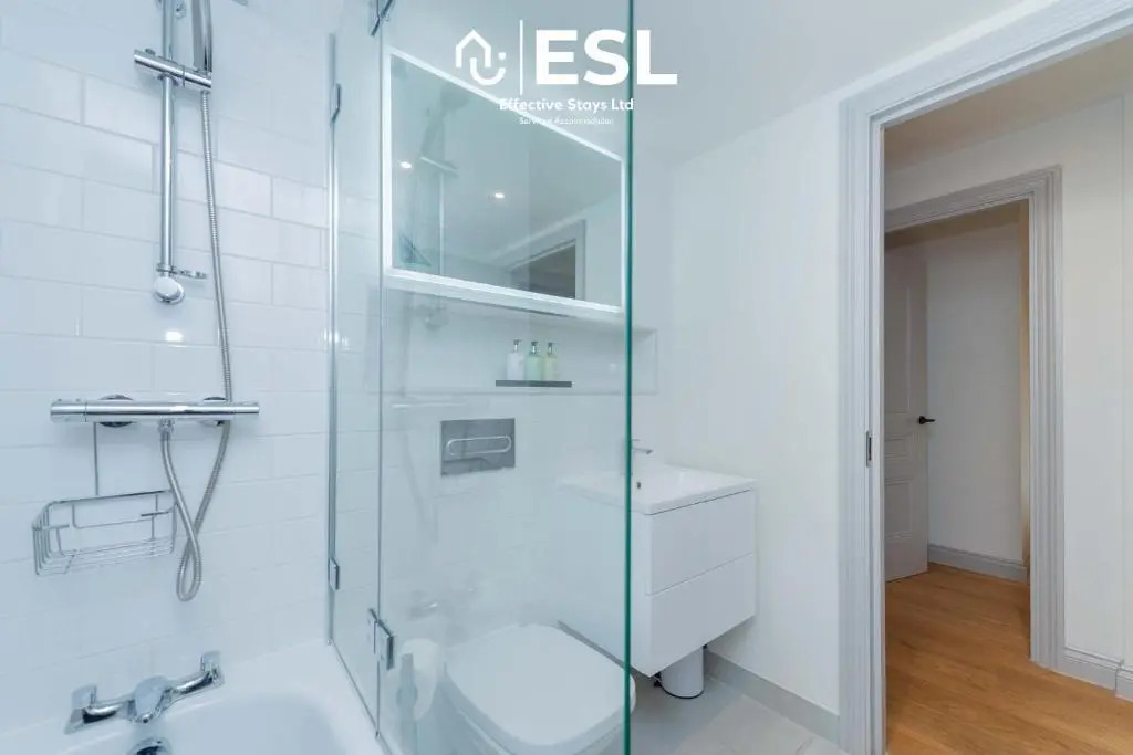 Luxury 2 Bedroom Church Apartment With Free Parking
