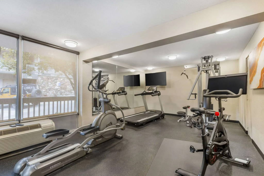 Best Western Plus Landing View Inn & Suites