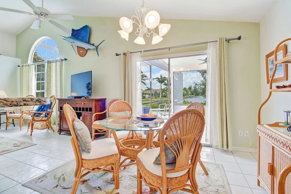 Athens Family Friendly Pool Home 1506