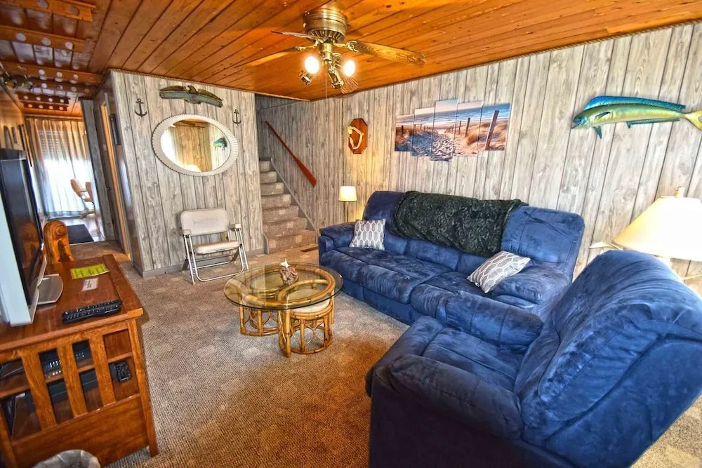Bay Cove 3 2 Bedrooms 1.5 Bathroom Townhouse