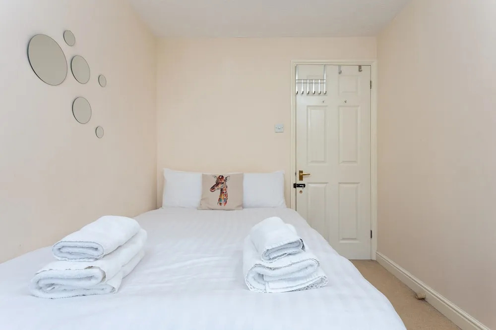 3 Bedroom Flat Near Canary Wharf