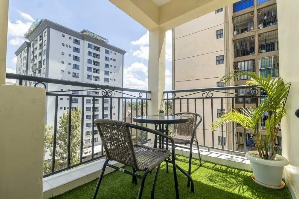 Lux Suites Mararo Court Apartments