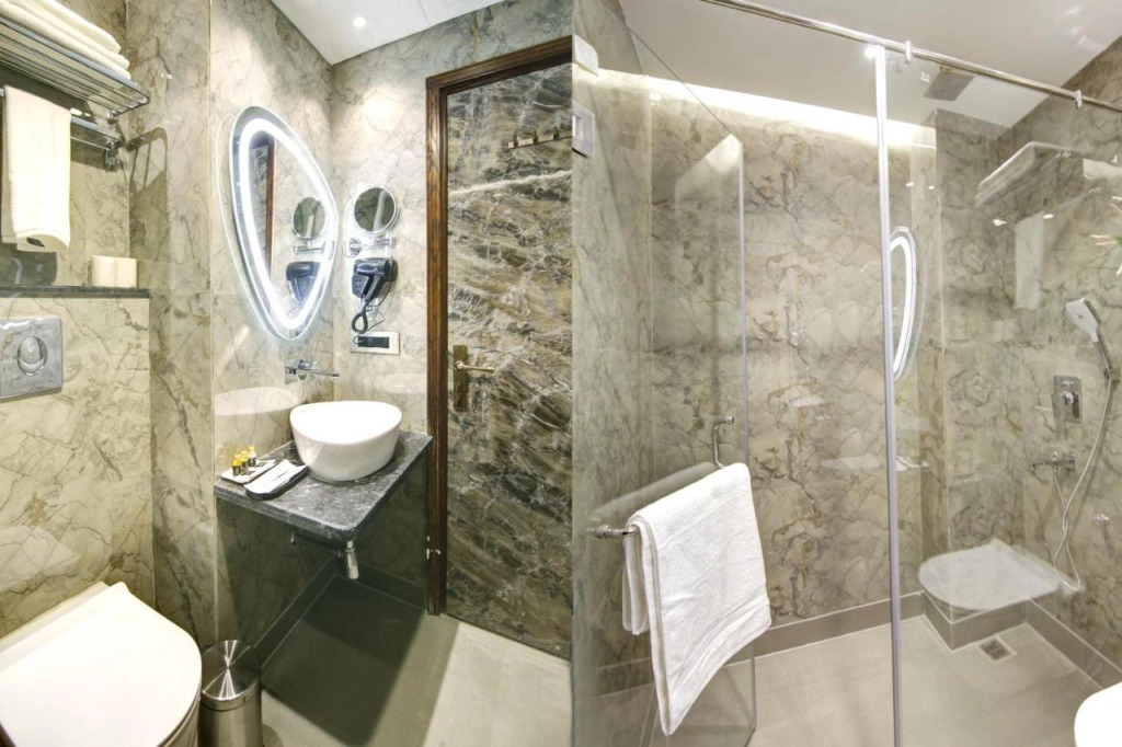 OYO 11325 Hotel Superb