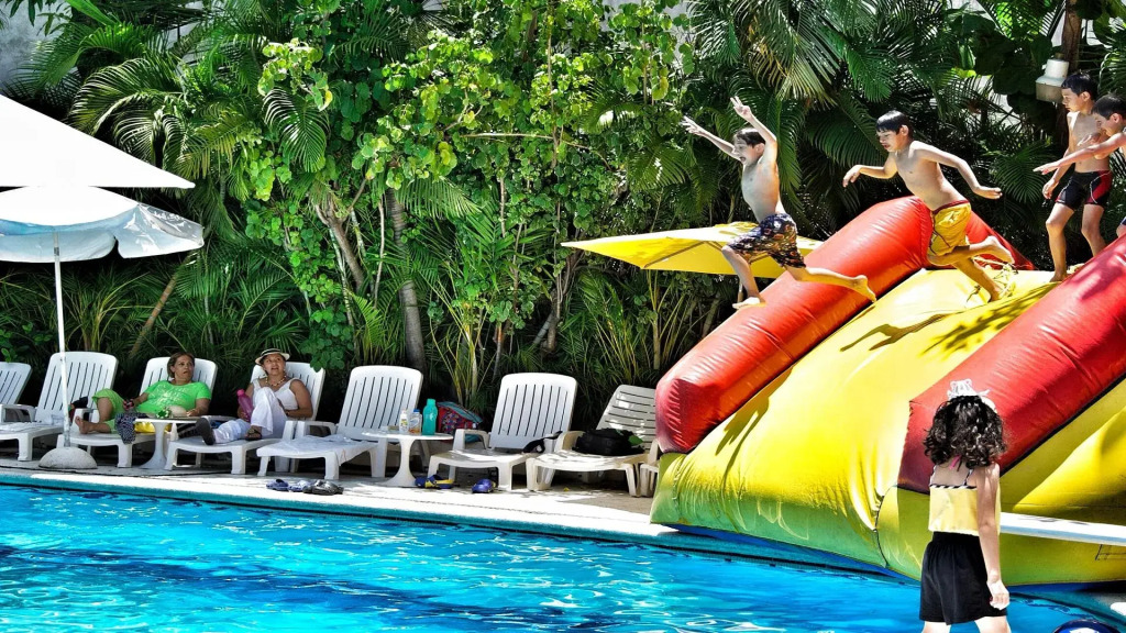 Sands Acapulco Hotel & Bungalows