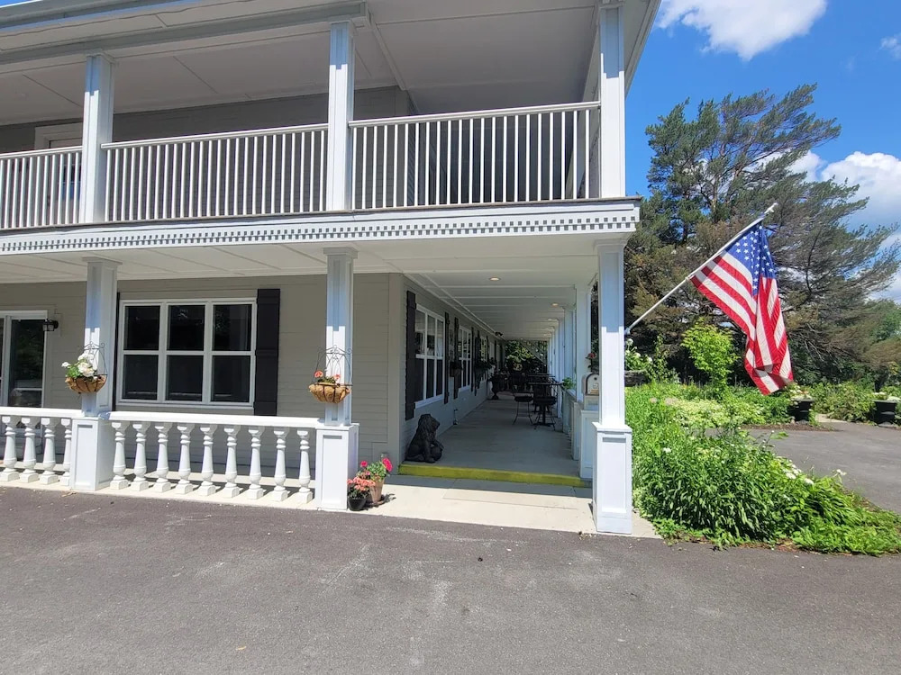 DuBois' Inn