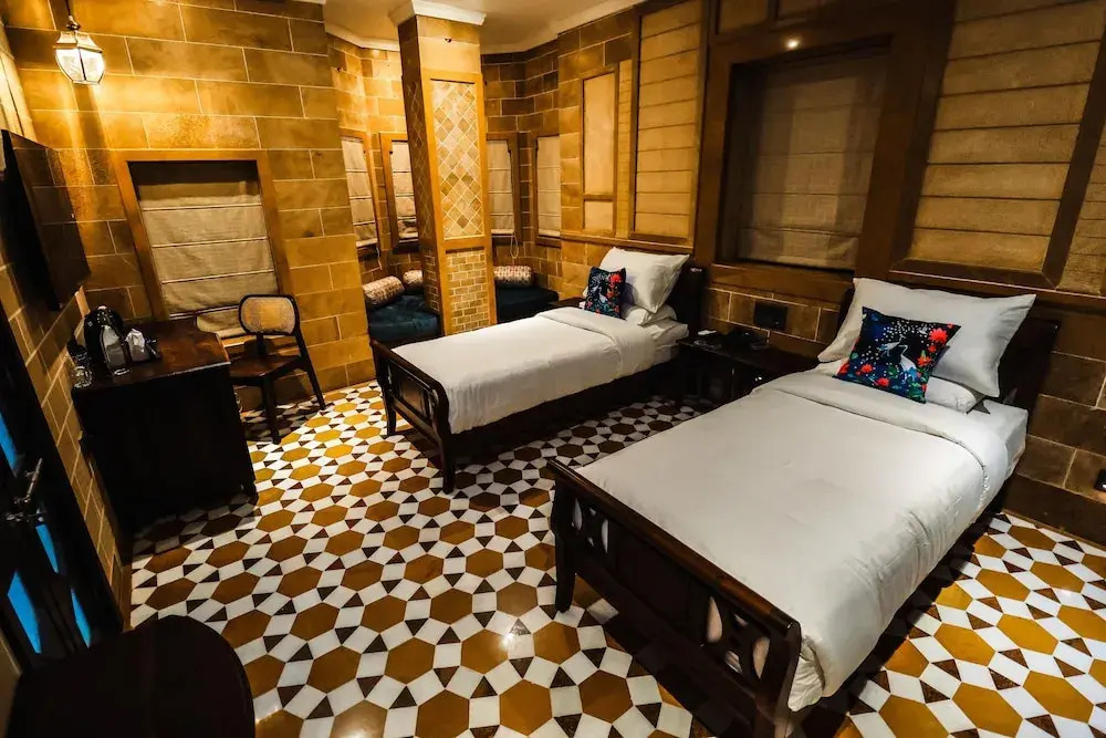 Guulab Haveli - Opp Fort