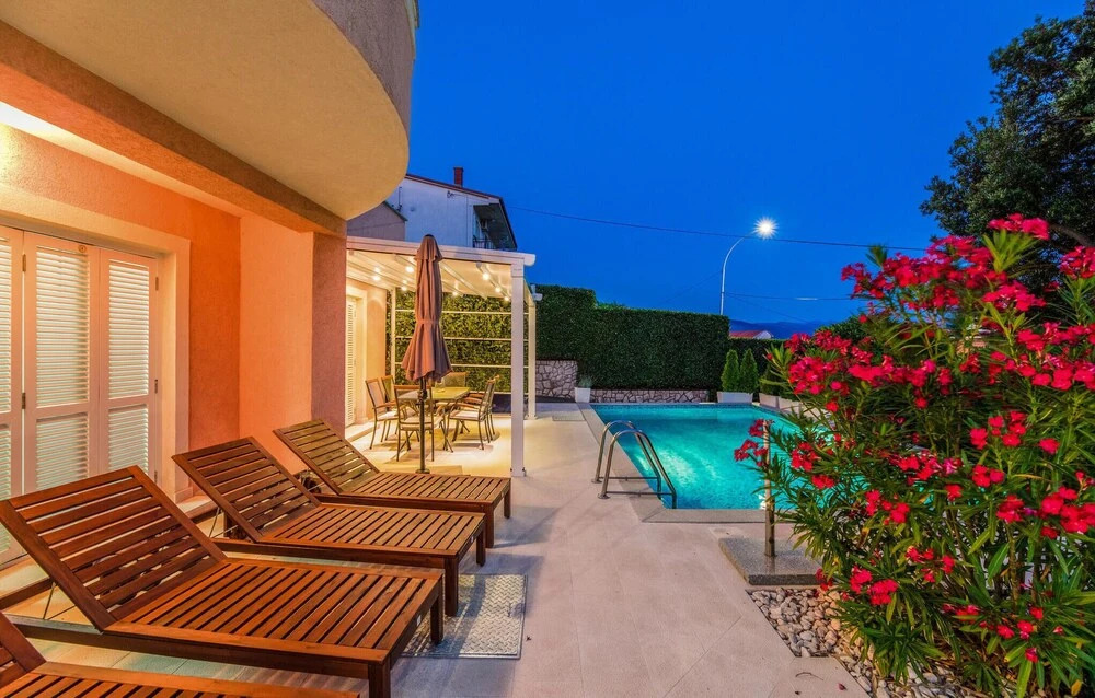 Nice Home in Novi Vinodolski With Wifi and 5 Bedrooms