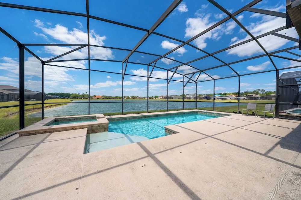 Lakeview 7BR Getaway, Pool, Great Location
