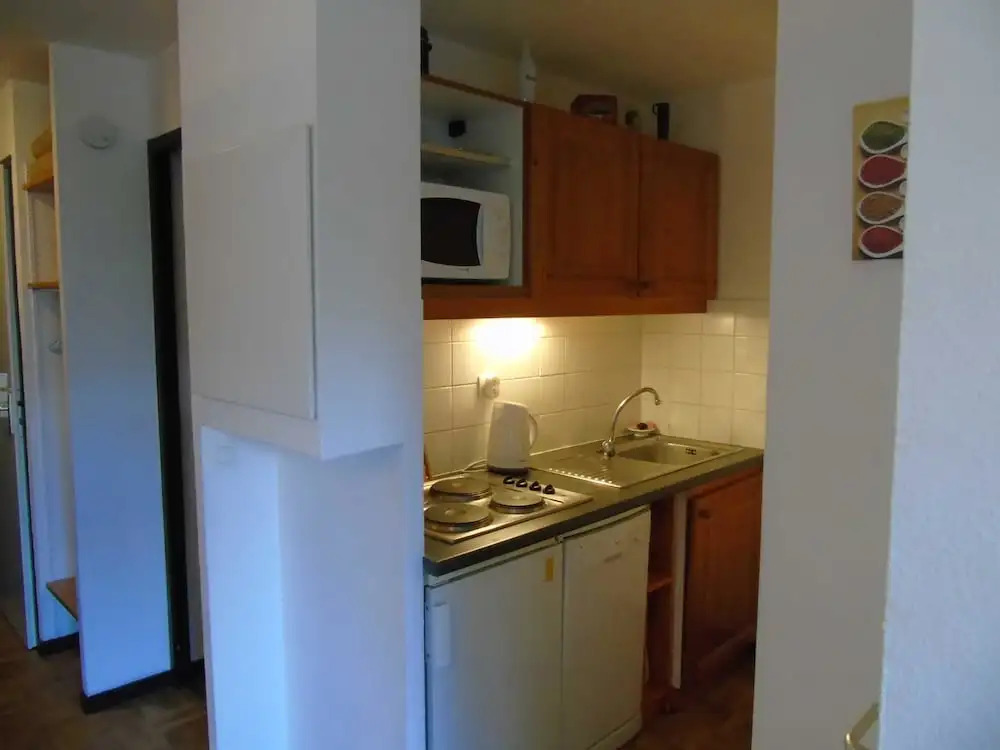 Lou Services Apartment CB69 LSI 001