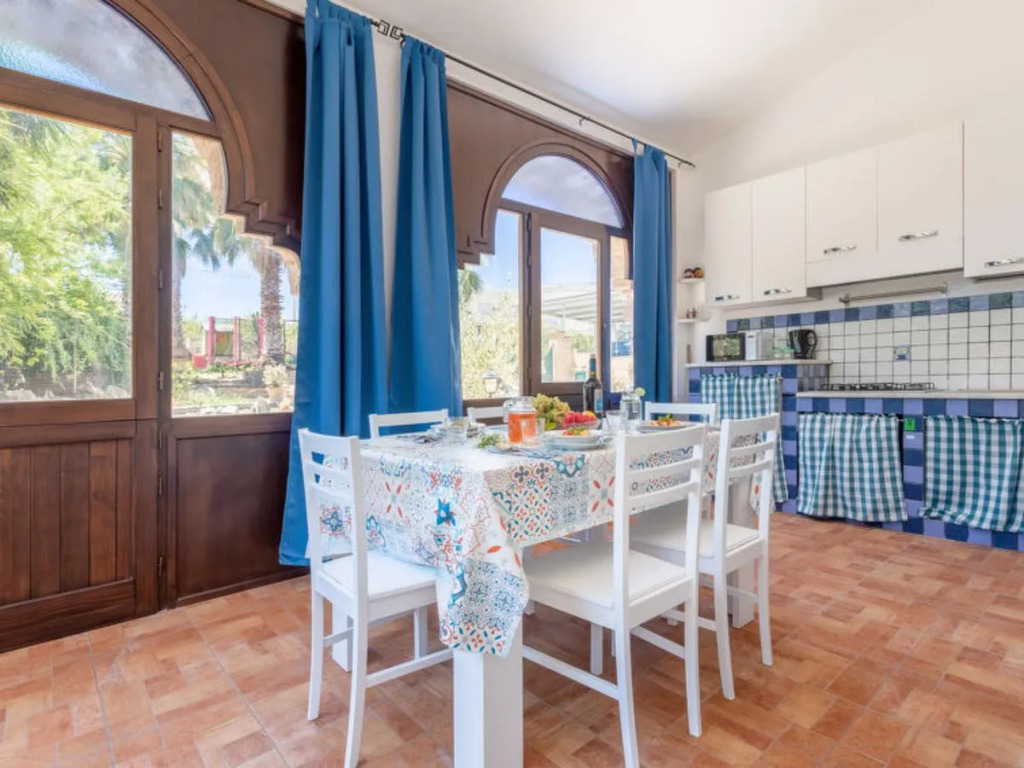Holiday Home Alice by Interhome