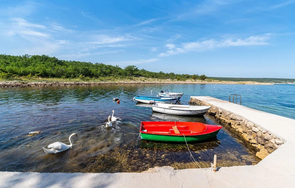 Stunning Apartment in Obrovac, Meka Draga With Wifi and 2 Bedrooms