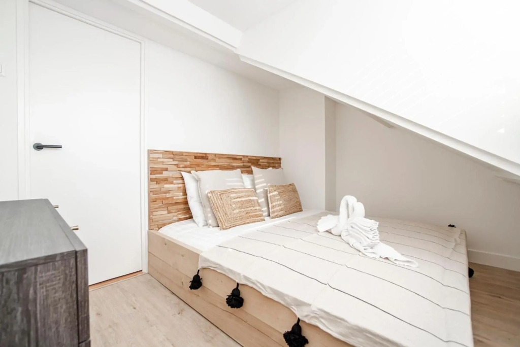 Yucca Beachhouse - Luxury Loft Apartment