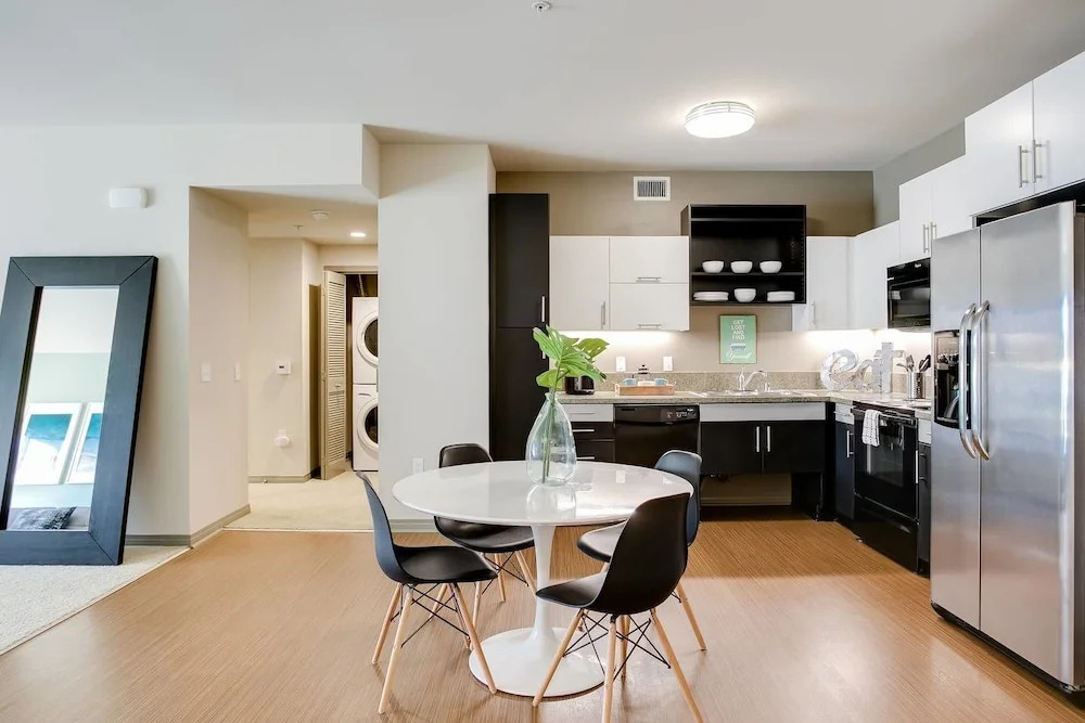 Perfect for Venice & MDR w/ 6 Beds +pool/spa/gym