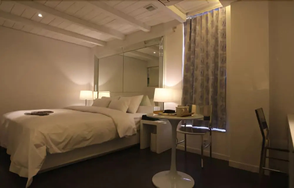 Christie Hotel 크리스티 호텔
