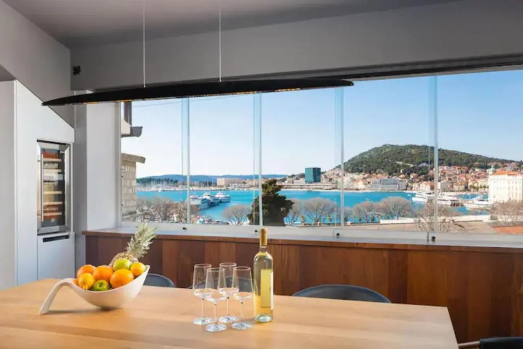 New luxury apartment Bacvice
