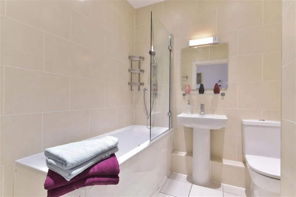Chancery Lane - 1 Bedroom Apartment, 4Th Floor - Aak 48752
