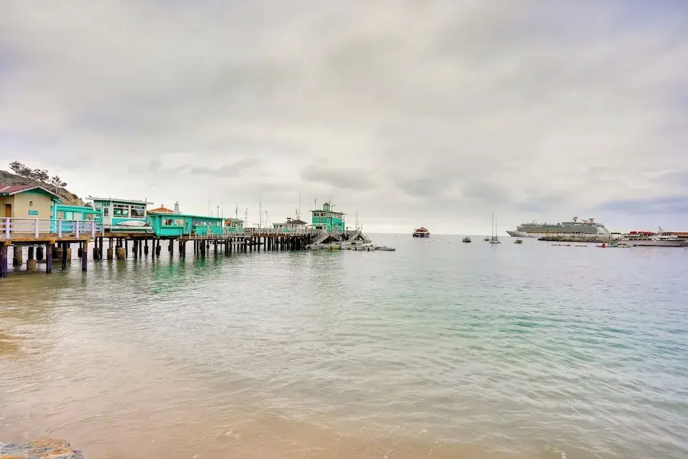 Steps to Beach & Bites: Catalina Island Retreat!
