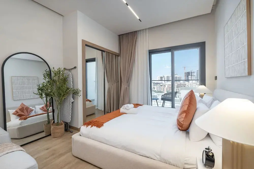 Chic Modern Studio Apartment for 2 in JVC