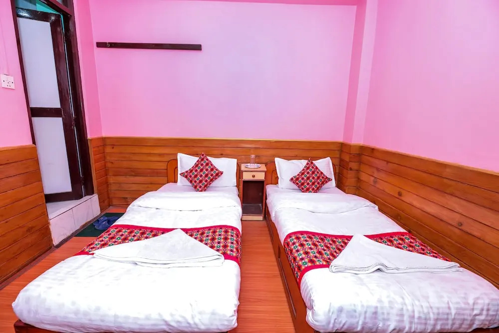 4 Seasons Hostel
