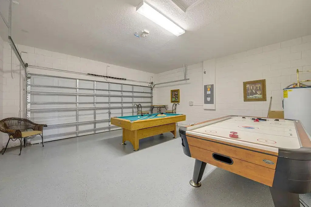 Newly Decorated 2023 5 Bedroom Private Home, Davenport, US