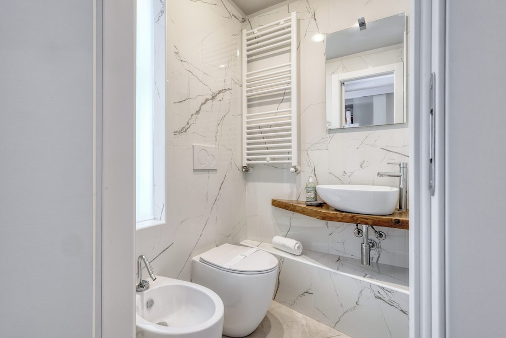JOIVY Modern City Centre Flat
