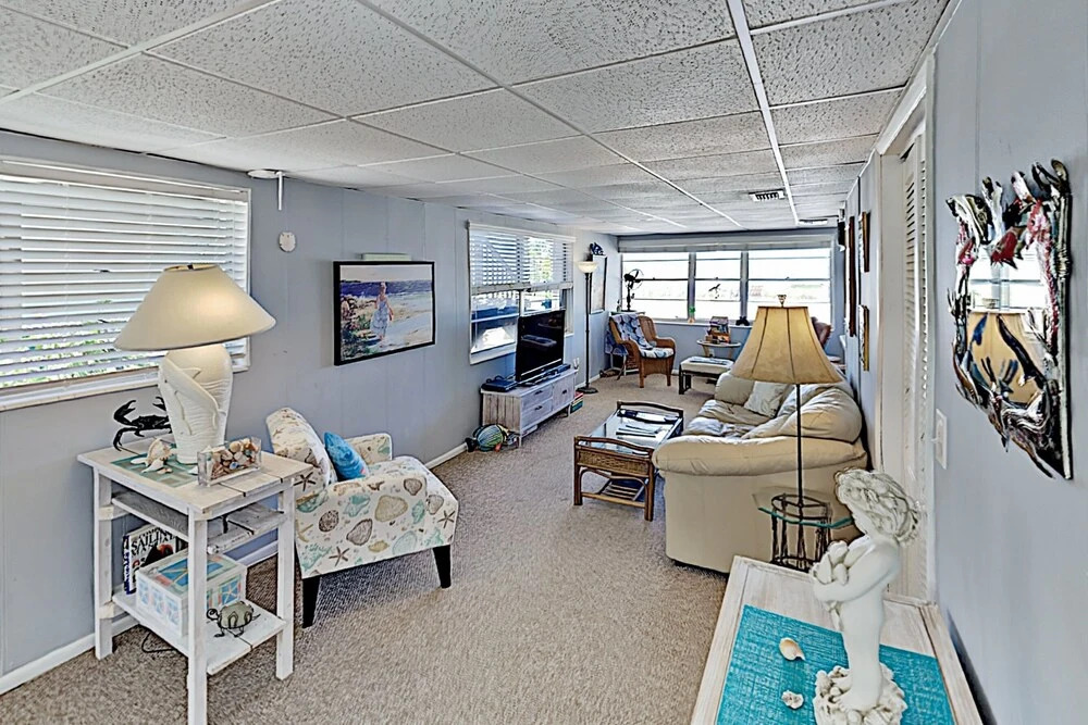 The Pelican & Dolphin: Bayfront W/ Dock 3 Bedroom Home