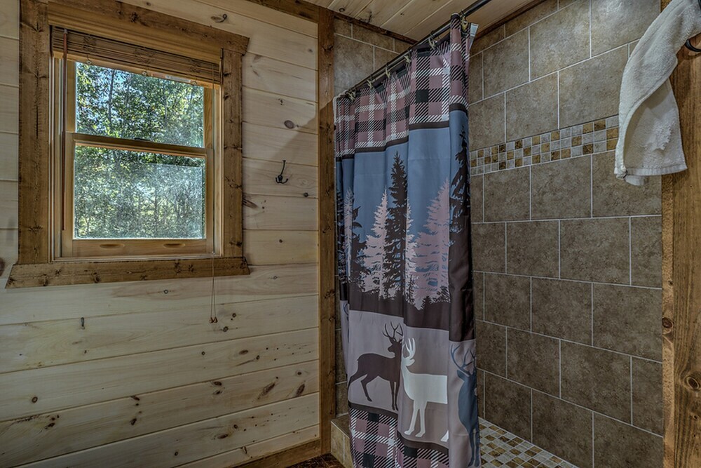 A Cozy Corner Cabin by Escape to Blue Ridge