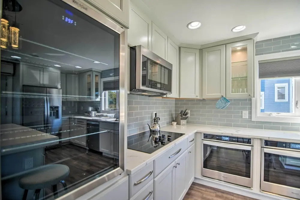Home on Fox River: Modern Decor Style!
