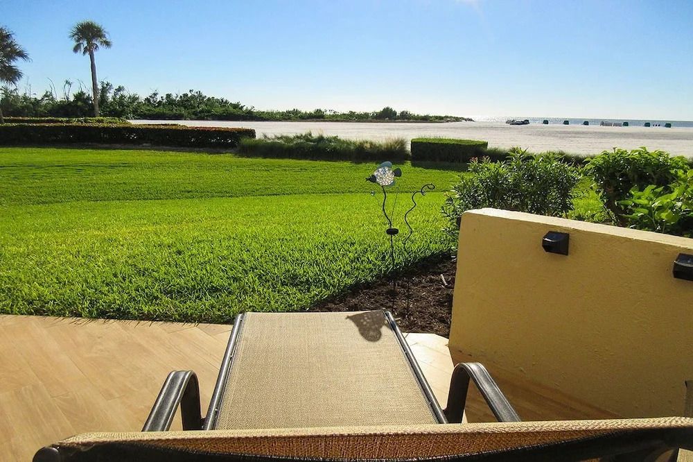 Sandarac 107A - 2 Br Condo