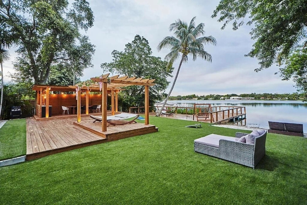 Villa Azul Luxe Retreat Heated Pool