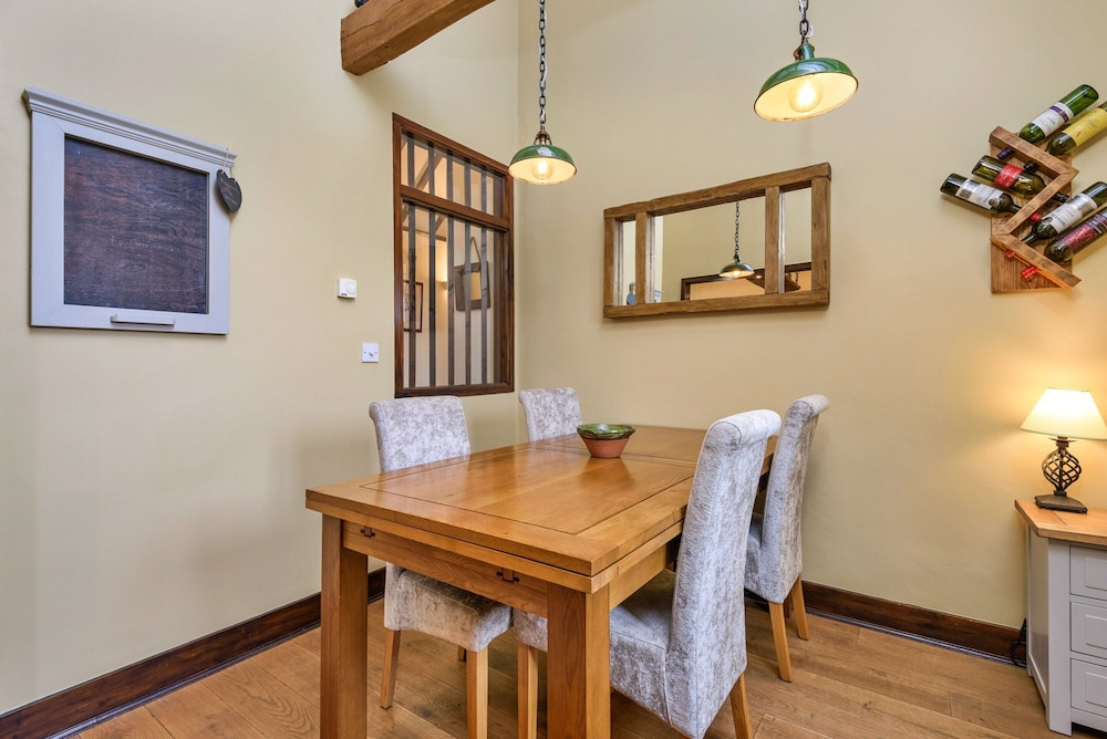 Holiday Home in Kent Near Scenic Parks