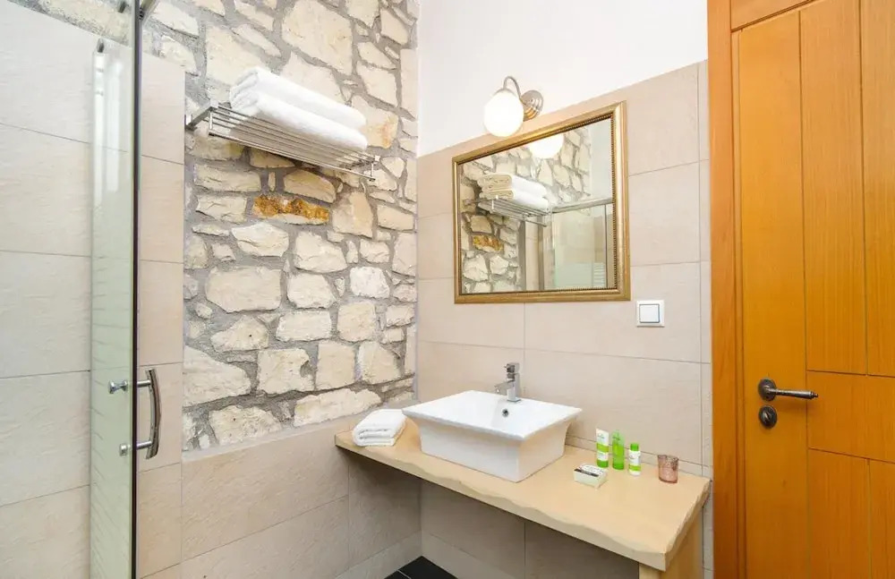 Villa Ilios - Delightful 2 Bedroom Stone House