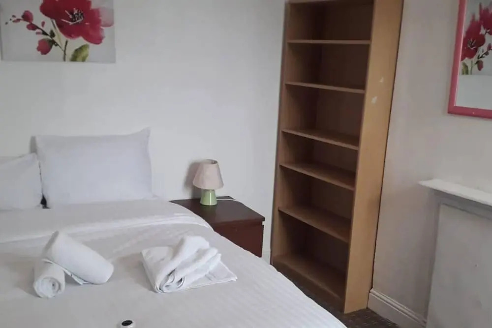 Homely 4-bed House in Manchester