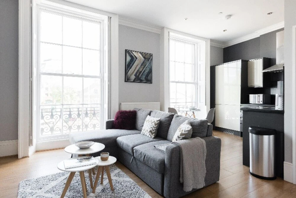 The Riverside Escape - 3bdr in 3 Central Apartments