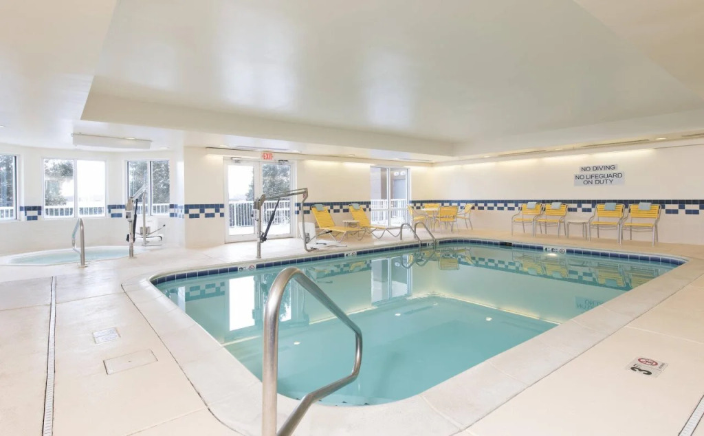 Fairfield Inn and Suites by Marriott Chicago St. Charles
