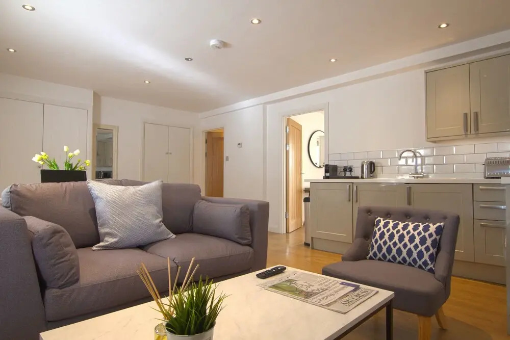 BookedUK - Cosy but spacious apartment