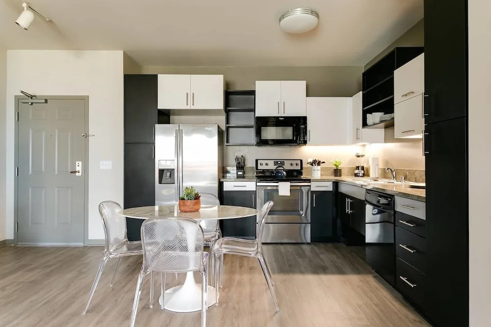 Walk to Venice Beach From a Sleek Apartment