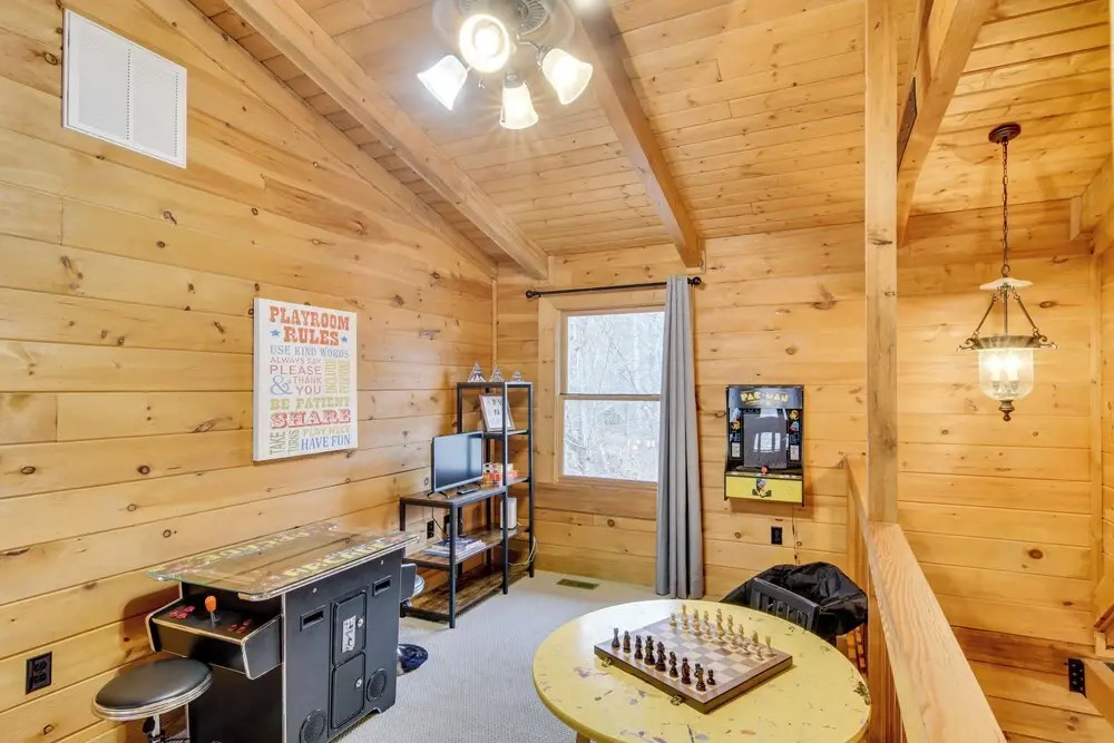 1 Mi to Slopes! Family-friendly Massanutten Cabin