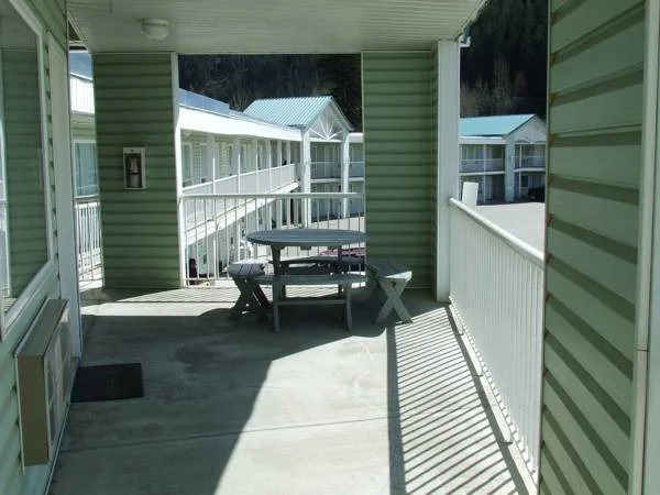Ponderosa Motor Inn