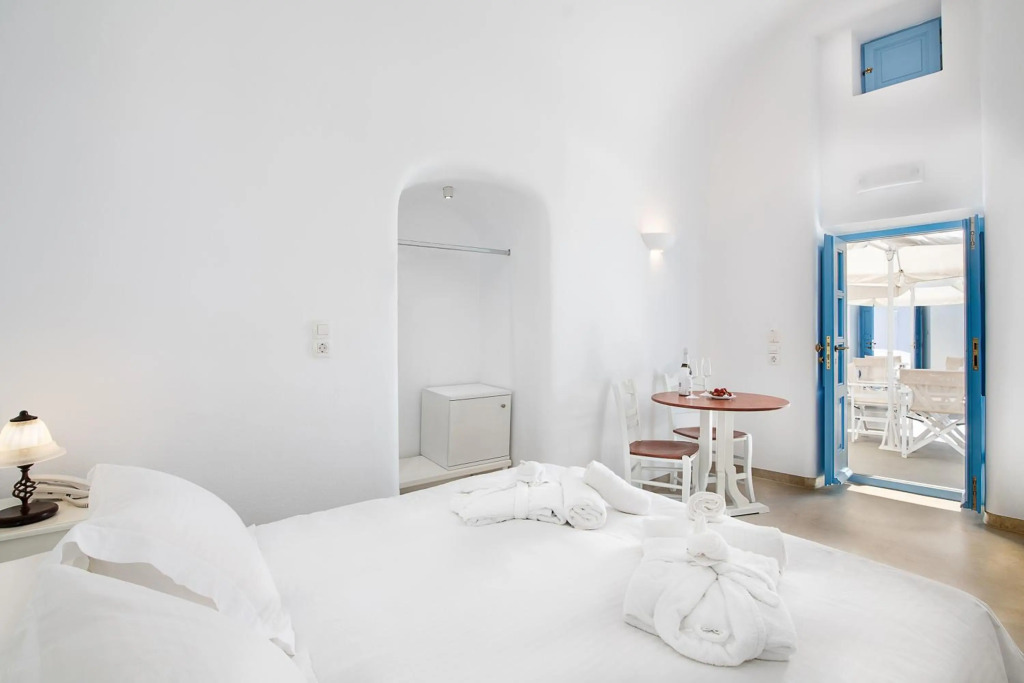 Pantelia Suites