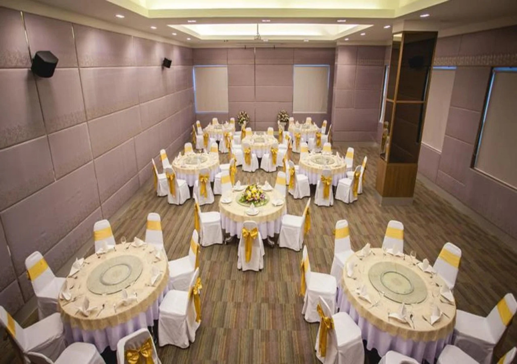 Royal Nakhara Hotel and Convention Centre