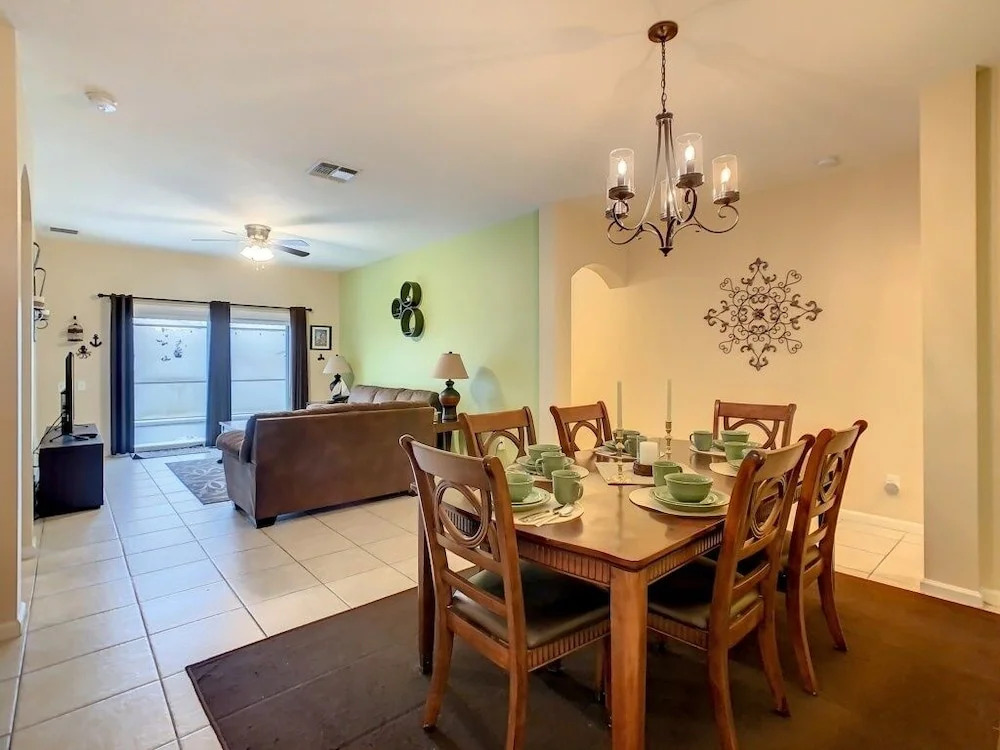 Beautiful Windsor Palms 4 Bed South Facing Pool 4 Bedroom Villa by RedAwning