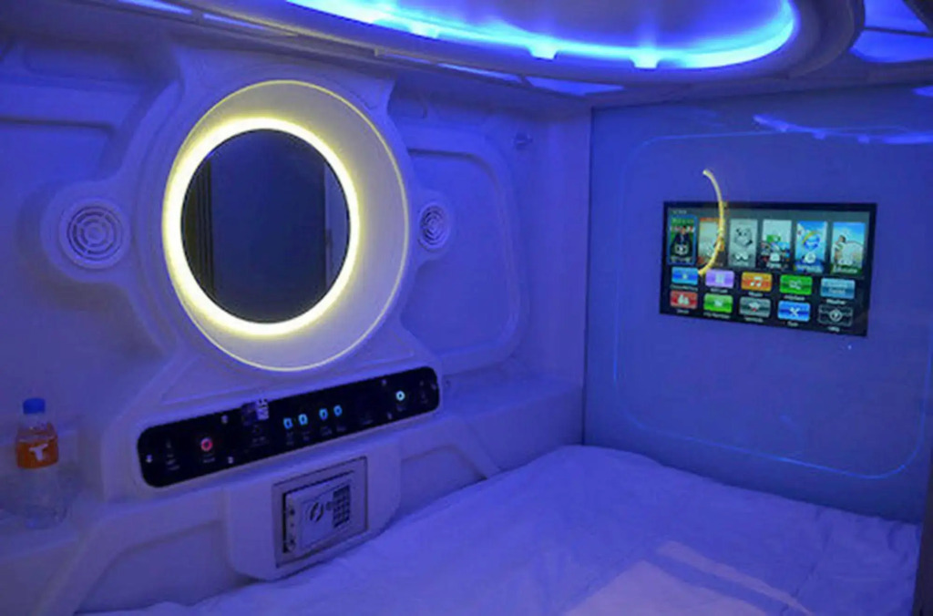 Lavish Capsule